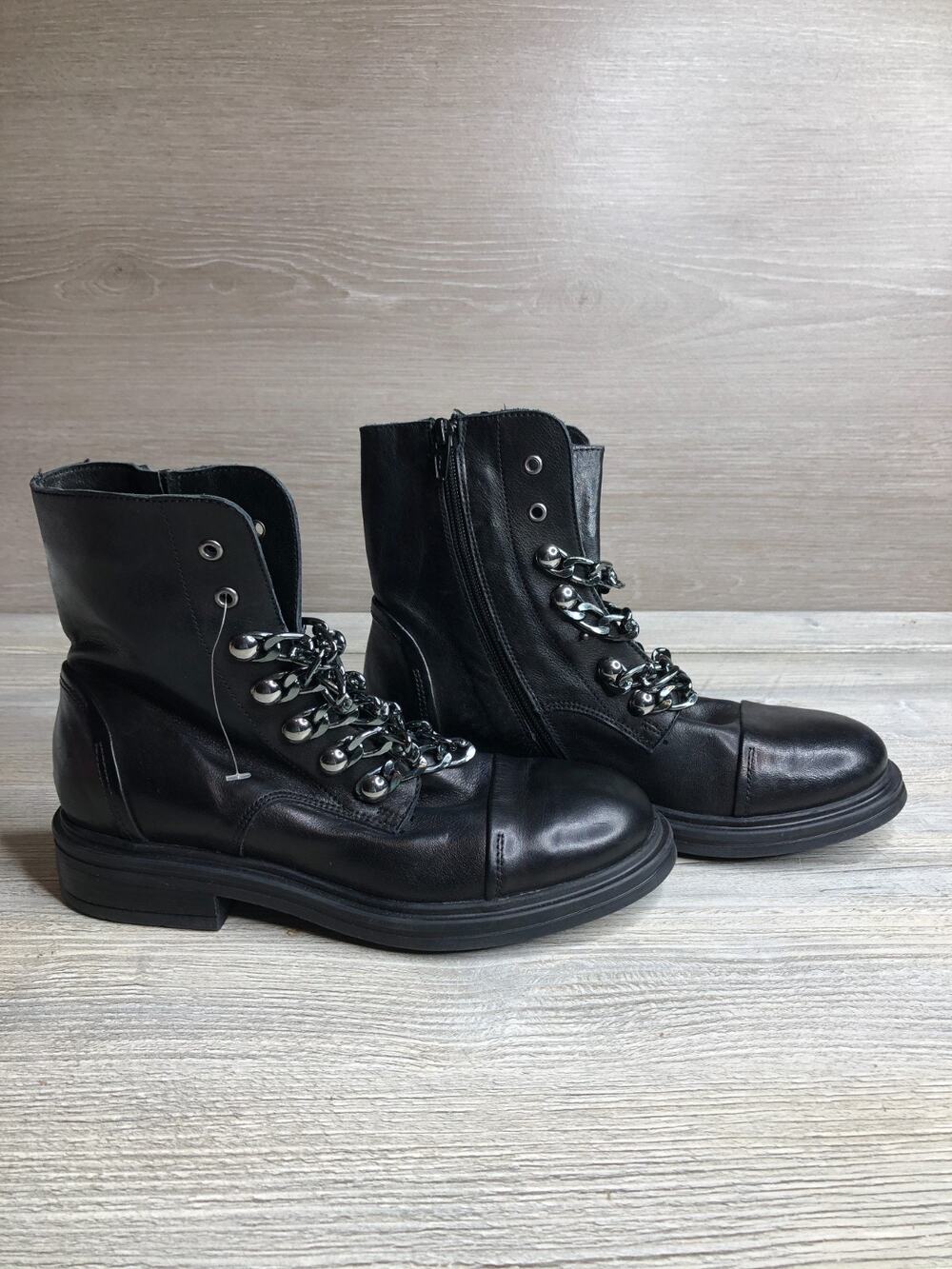 OROSCURO Leather ankle Boots US6 UK3 EU36 Black chain lace Made in Italy